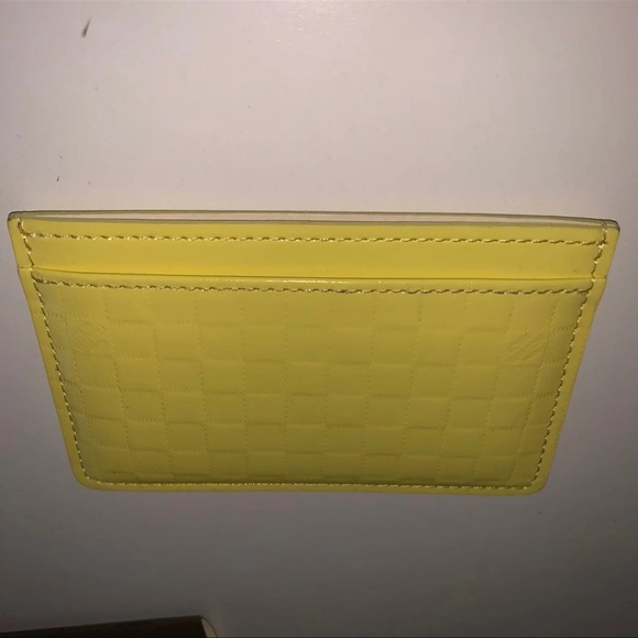 Runway Limited Edition Cardholder - Picture 5 of 10